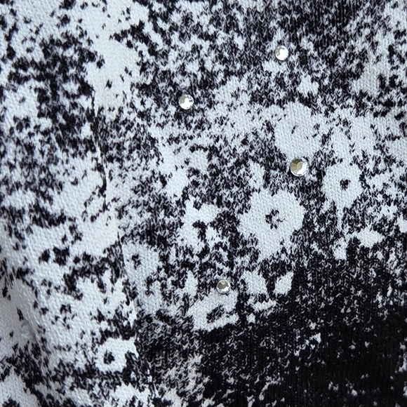 Elegant Floral Women's Blouse With Rhinestones And 3/4 Sleeves Size L - Picture 3 of 4